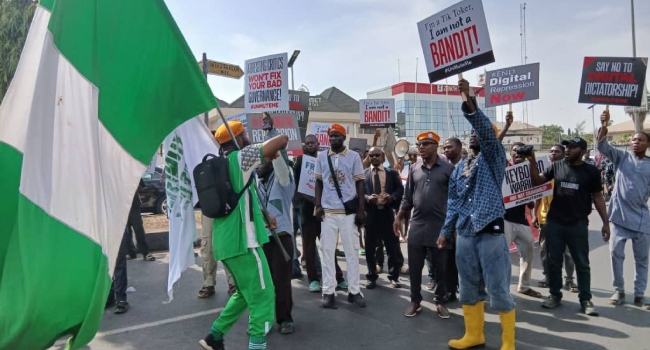 Demonstrators Shun Police Warning, Stage Protests In Lagos, Abuja, Rivers, Others 2 TIB 3